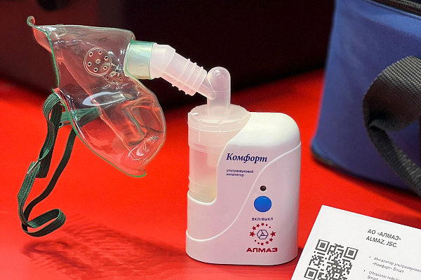 АО «Алмаз» впервые представил ультразвуковой ингалятор на выставке Иннопром-2023.